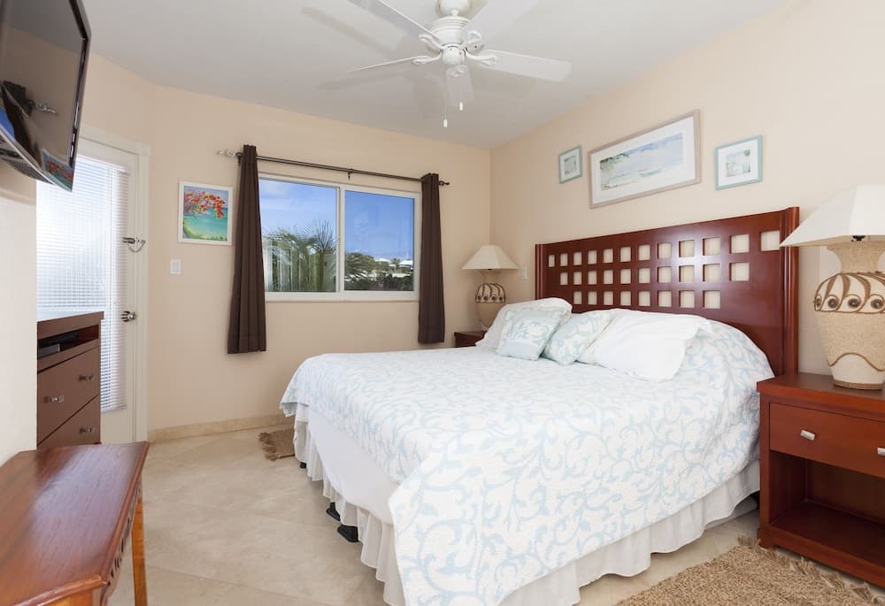 Oyster Bay Beach Resort - Photo 38