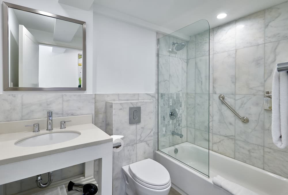 R Hotel Kingston - Photo 30