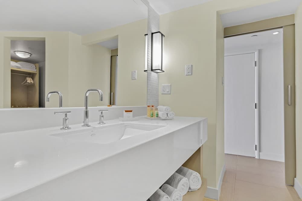 El Conquistador Resort - Photo 1