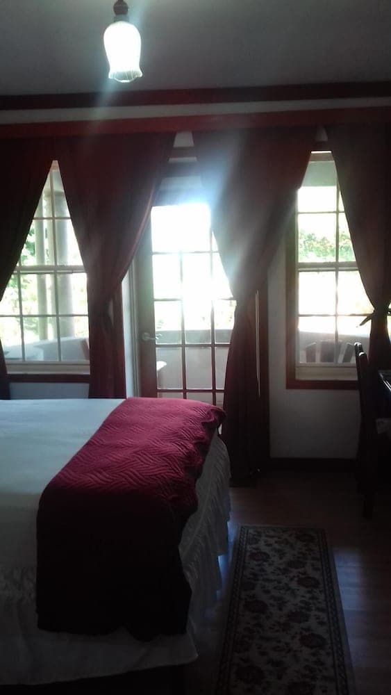 Spring Gardens Resort - Photo 12