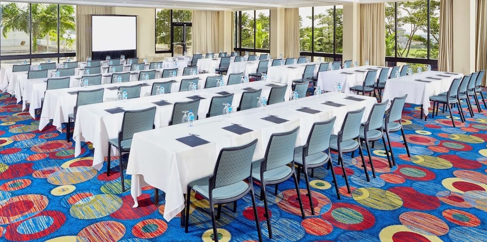 Hilton Trinidad & Conference Centre - Photo 101