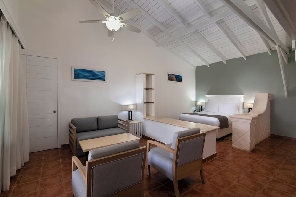 Wyndham Alltra Samana All-Inclusive Resort - Photo 17