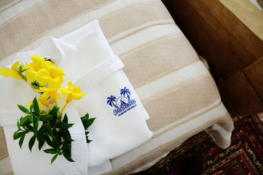 Beachcombers Hotel - Photo 56