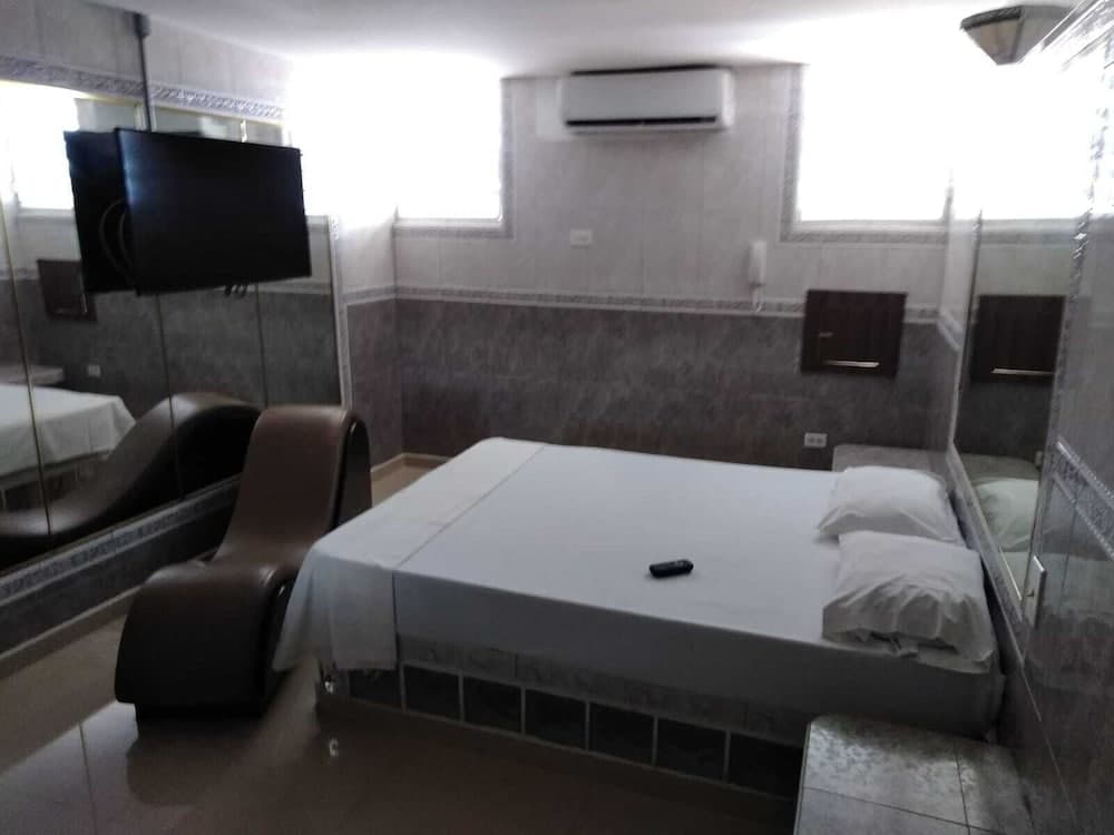 Hotel Nuevo Mejico - Photo 10