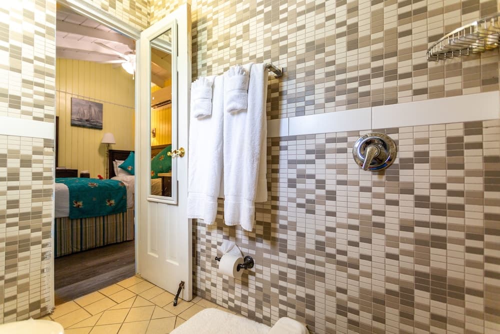 Sebastian's on the Beach - Photo 45