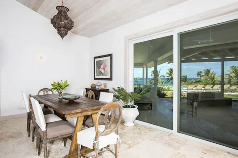 La Bougainvillea Hotel and Villas - Photo 63