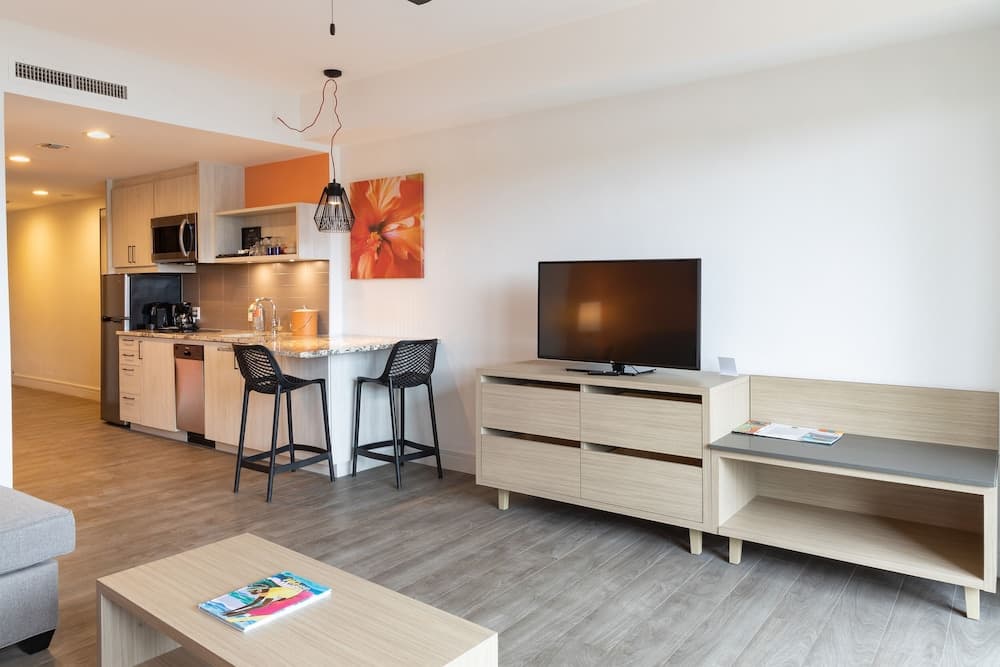 Pelican Bay Resort at Lucaya - Photo 14