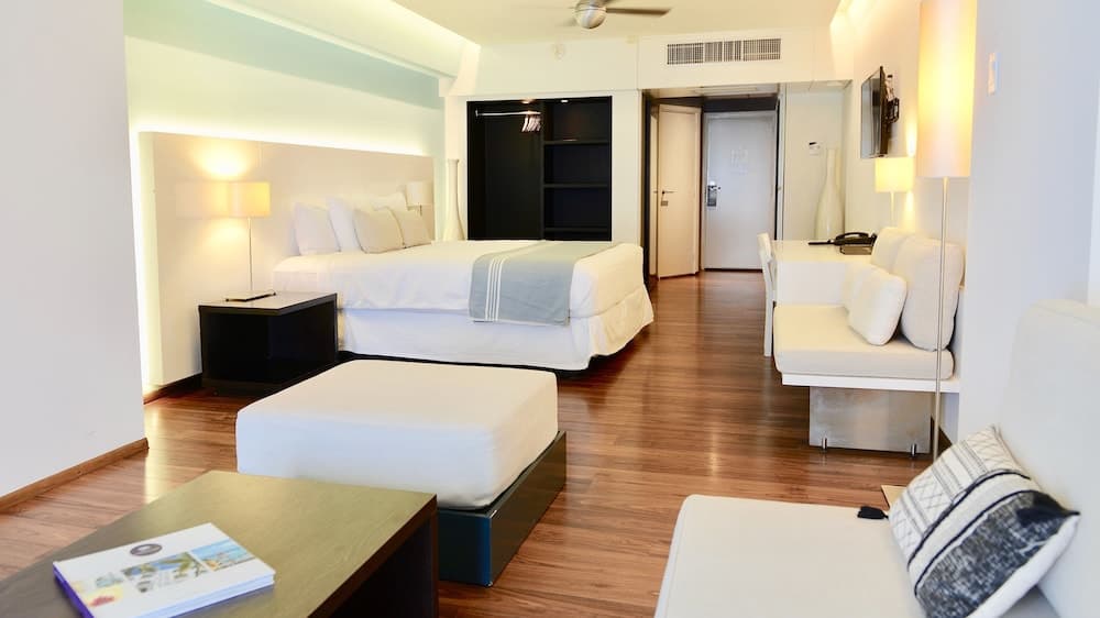 Holland House Beach Hotel - Photo 17