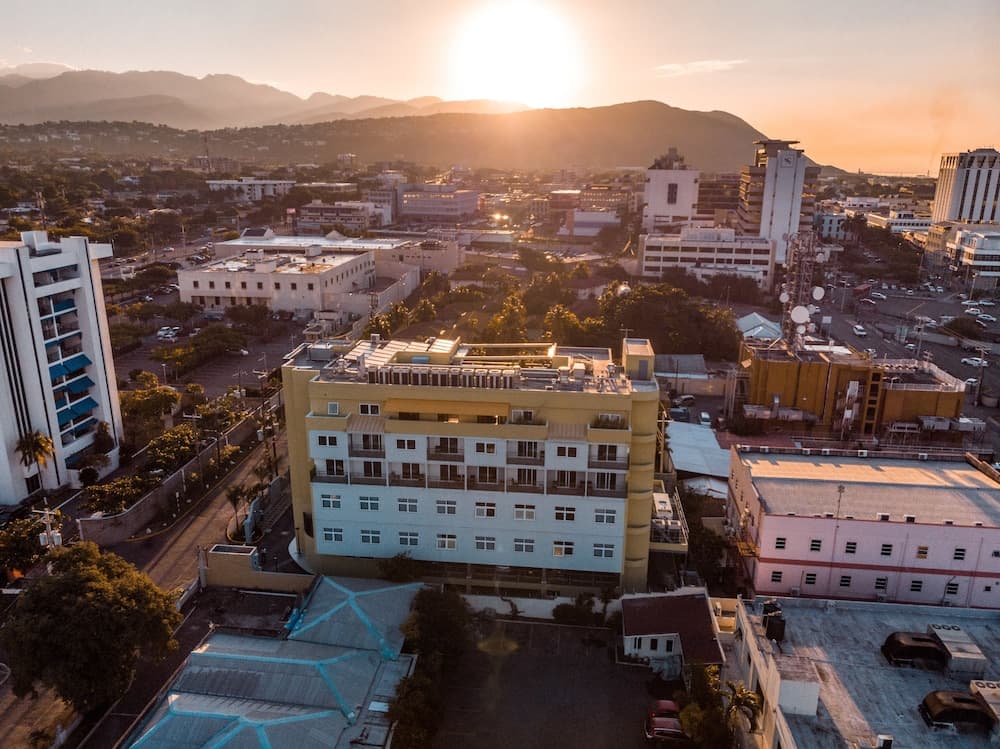 R Hotel Kingston - Photo 54