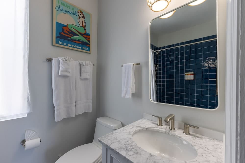 Sebastian's on the Beach - Photo 17