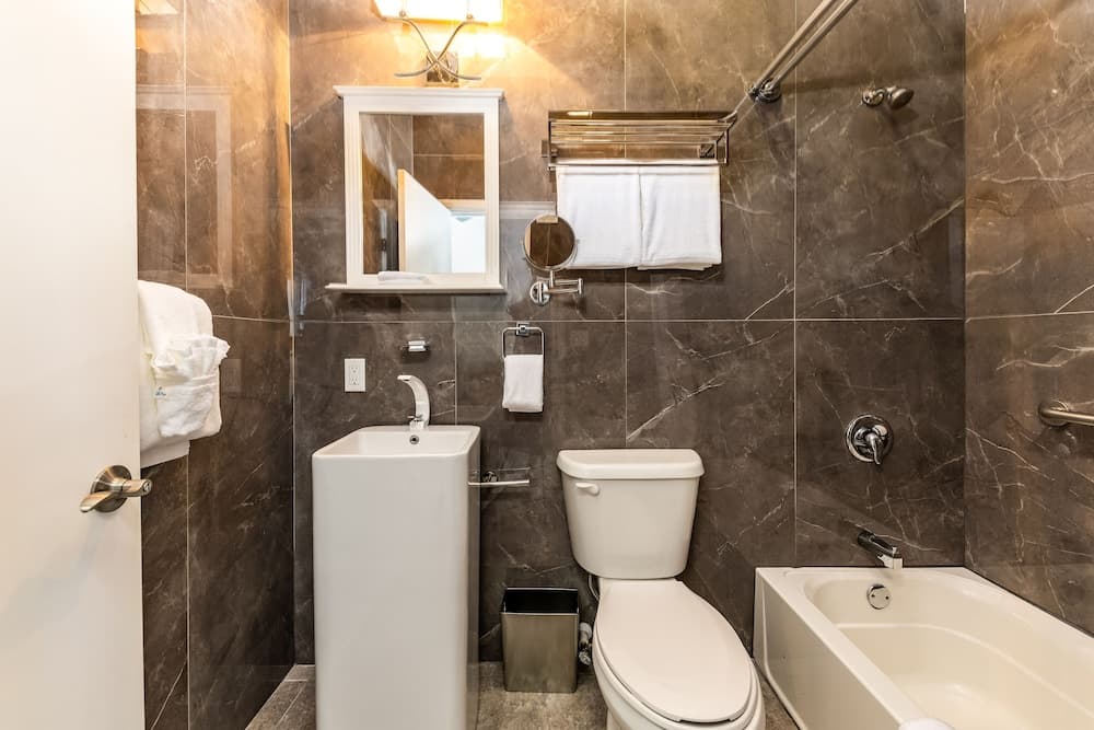 Ocean Breeze Resort - Photo 8