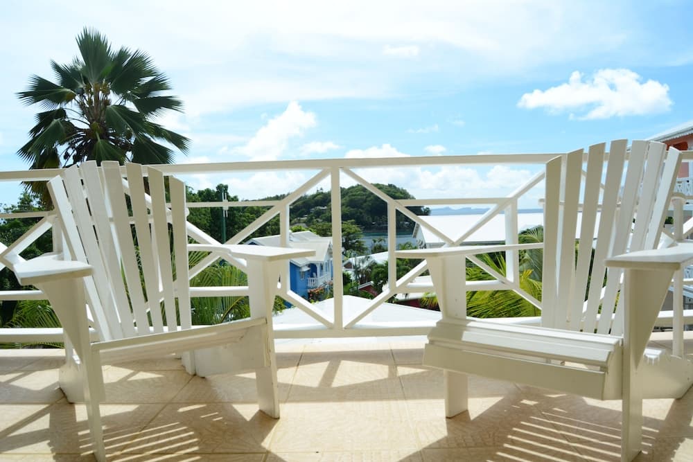 Beachcombers Hotel - Photo 55