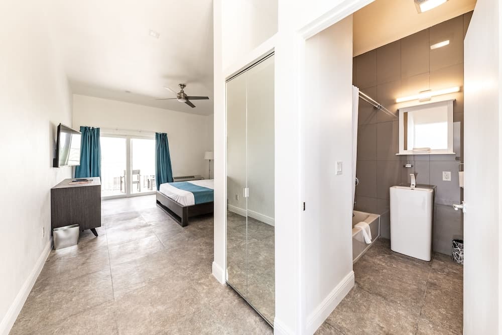 Ocean Breeze Resort - Photo 2