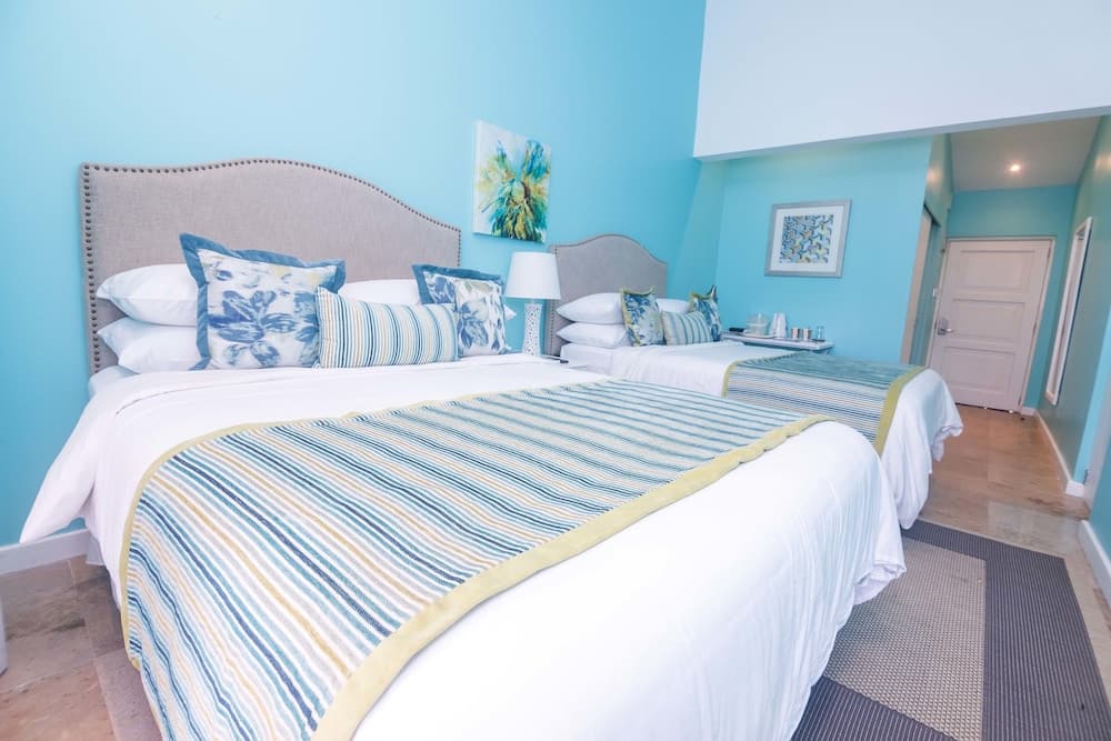 Blue Lagoon Hotel & Marina - Photo 5