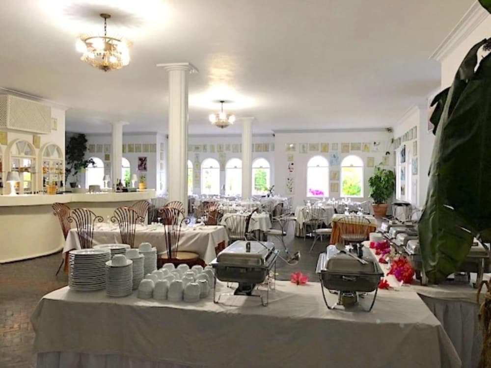 Jamaica Palace Hotel - Photo 13