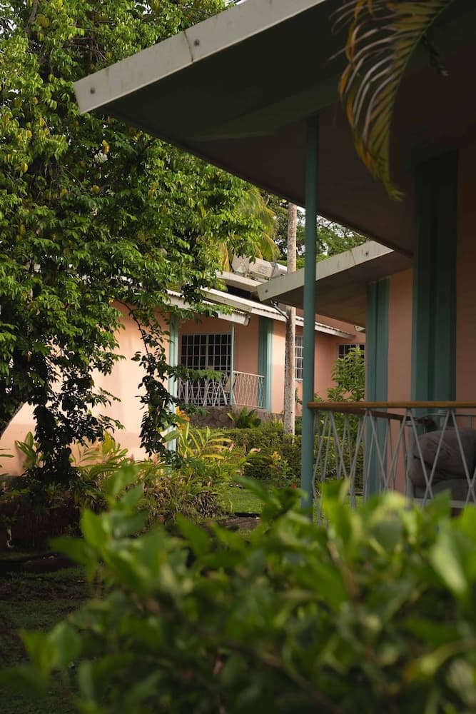 Kootney Resorts - Photo 9