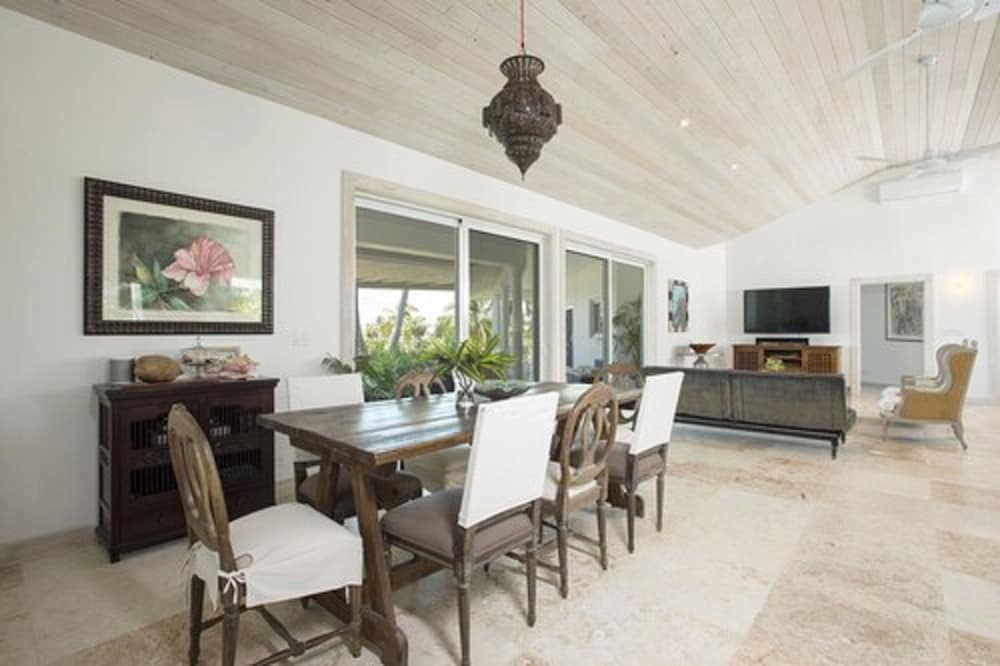 La Bougainvillea Hotel and Villas - Photo 67