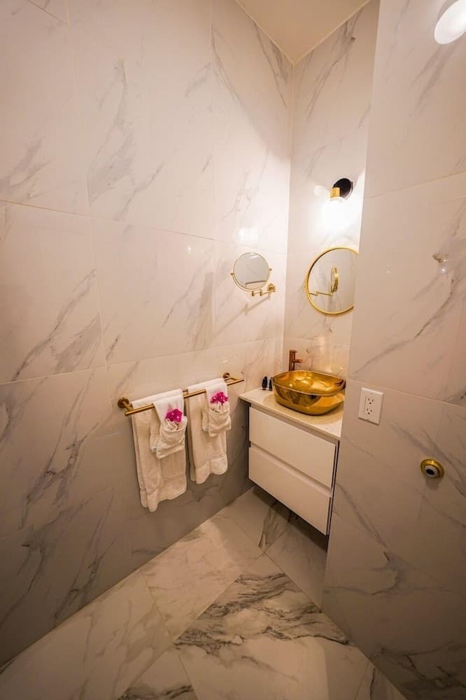 Queen’s Hotel Saba - Photo 12