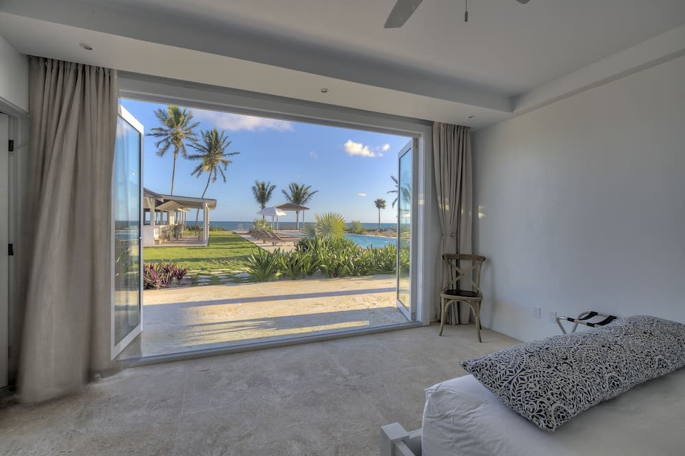 La Bougainvillea Hotel and Villas - Photo 4