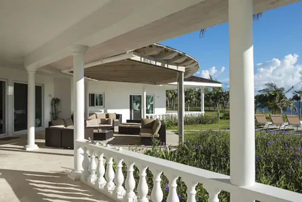 La Bougainvillea Hotel and Villas - Photo 90