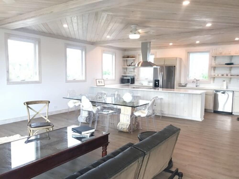 La Bougainvillea Hotel and Villas - Photo 79