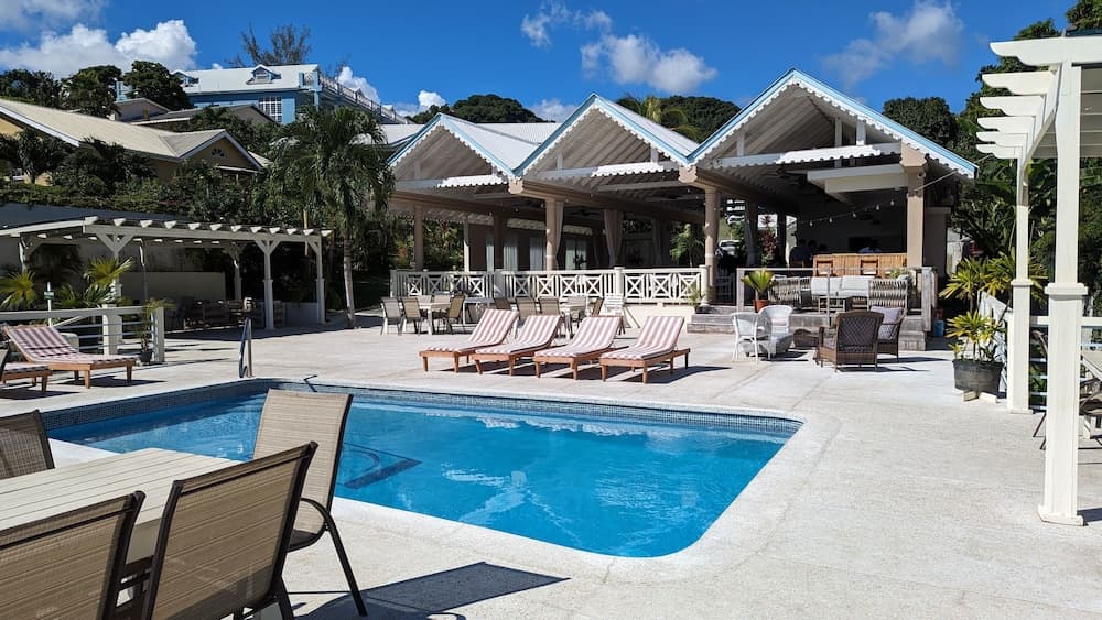 Beachcombers Hotel - Photo 33