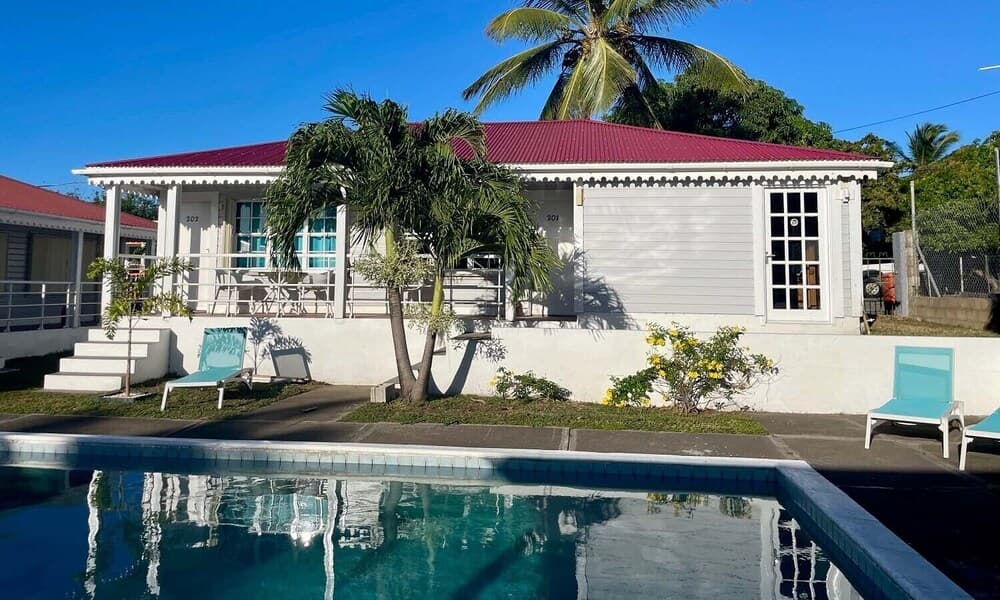 Talk of the Town Inn & Suites - Photo 12