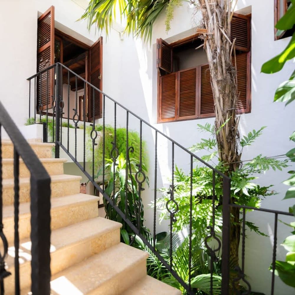 Hix Island House - Photo 54