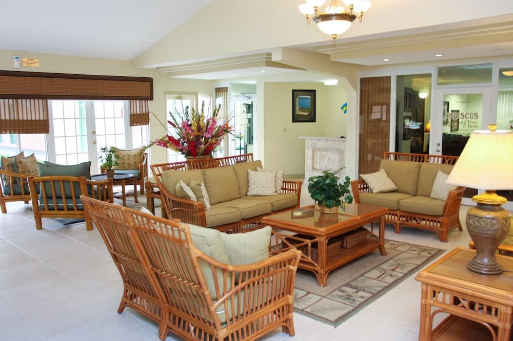 Castaways Resort and Suites - Photo 4