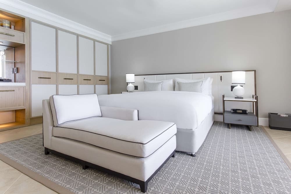 Fairmont Royal Pavilion - Photo 43