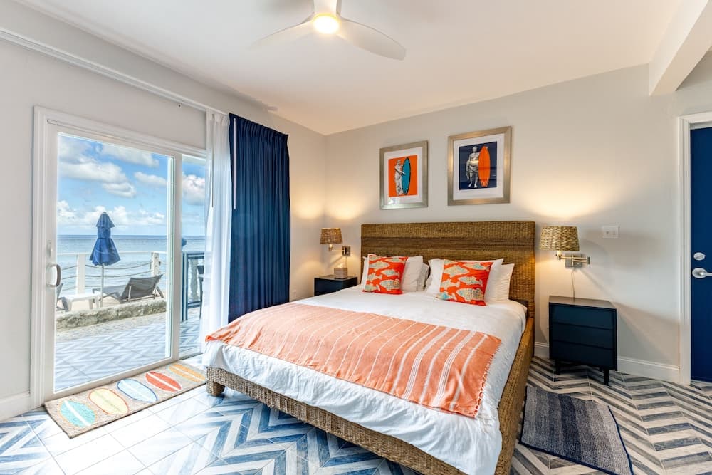 Sebastian's on the Beach - Photo 32