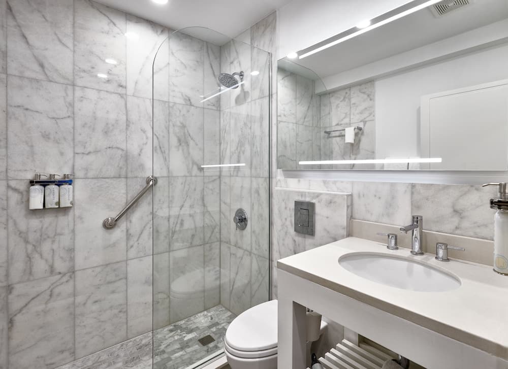 R Hotel Kingston - Photo 31