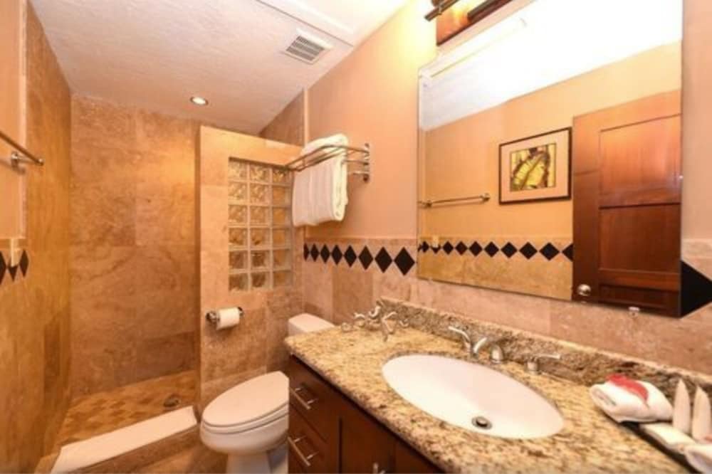 Infinity Bay Spa & Beach Resort - Photo 59