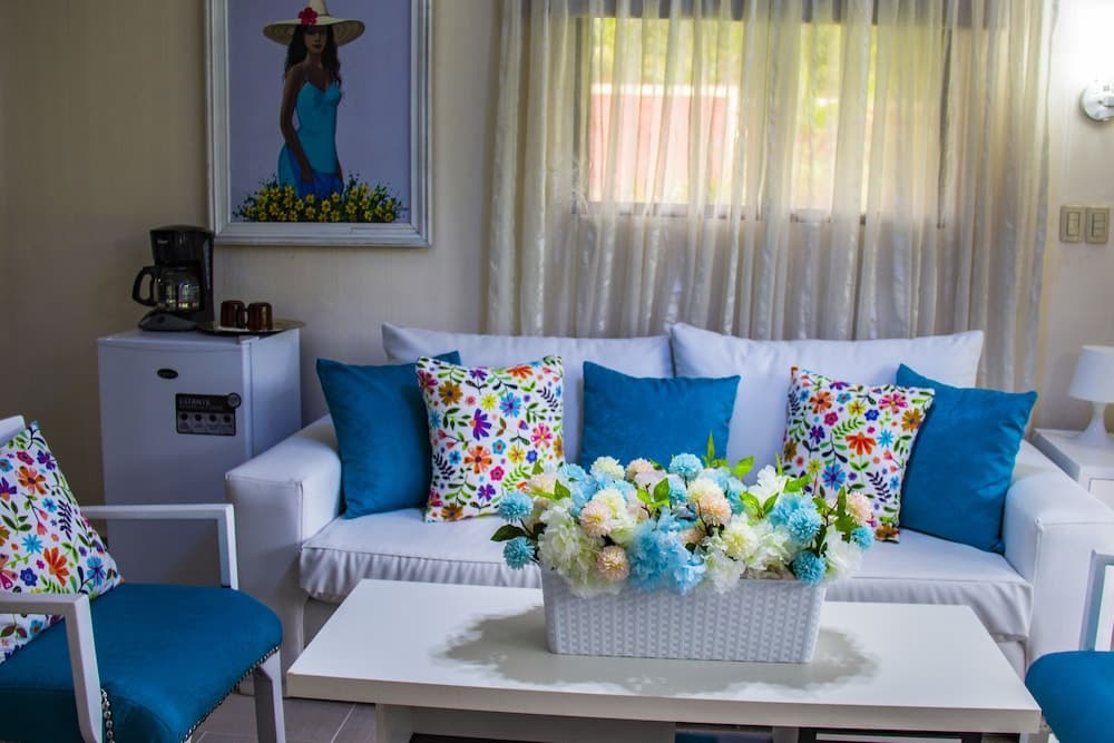 Hotel Rancho Guacamayos - Photo 10