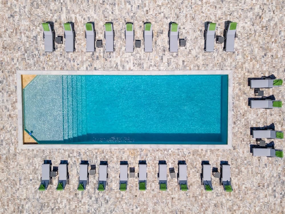 Ocean Breeze Resort - Photo 10