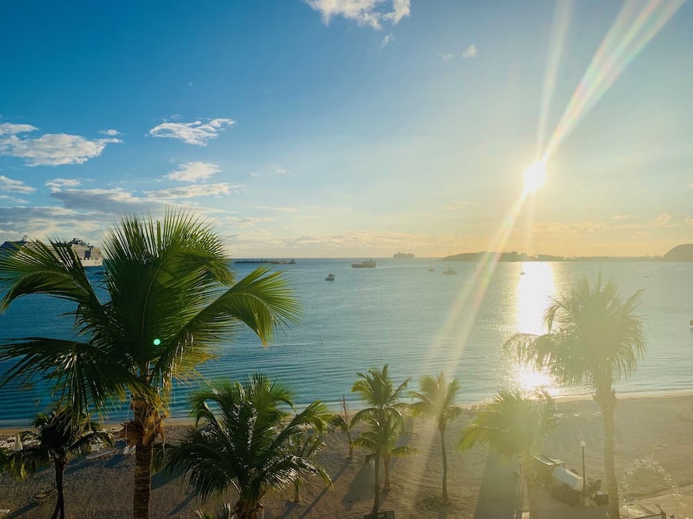 Holland House Beach Hotel - Photo 8