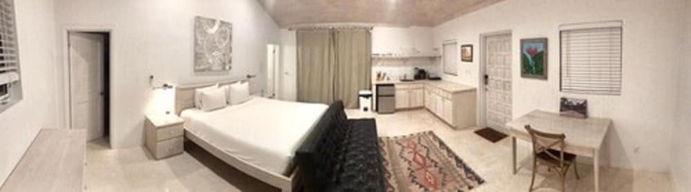 La Bougainvillea Hotel and Villas - Photo 13