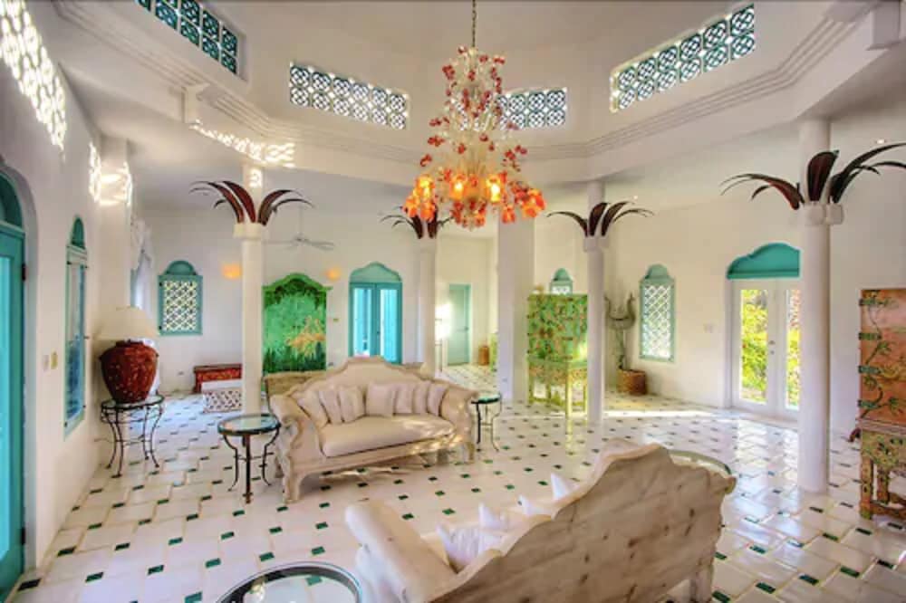 La Bougainvillea Hotel and Villas - Photo 2