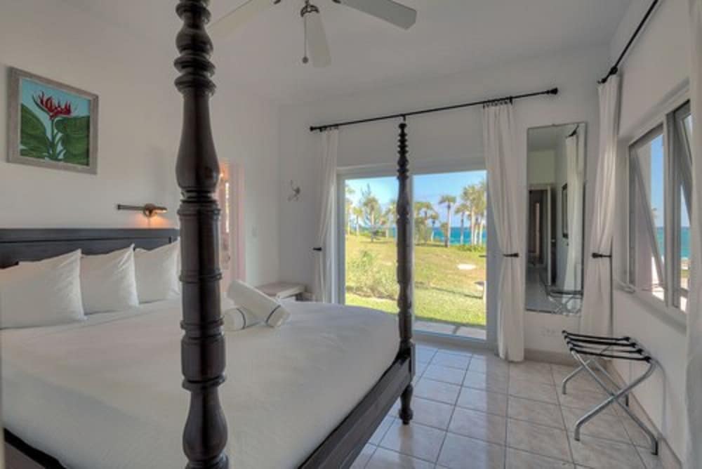 La Bougainvillea Hotel and Villas - Photo 20