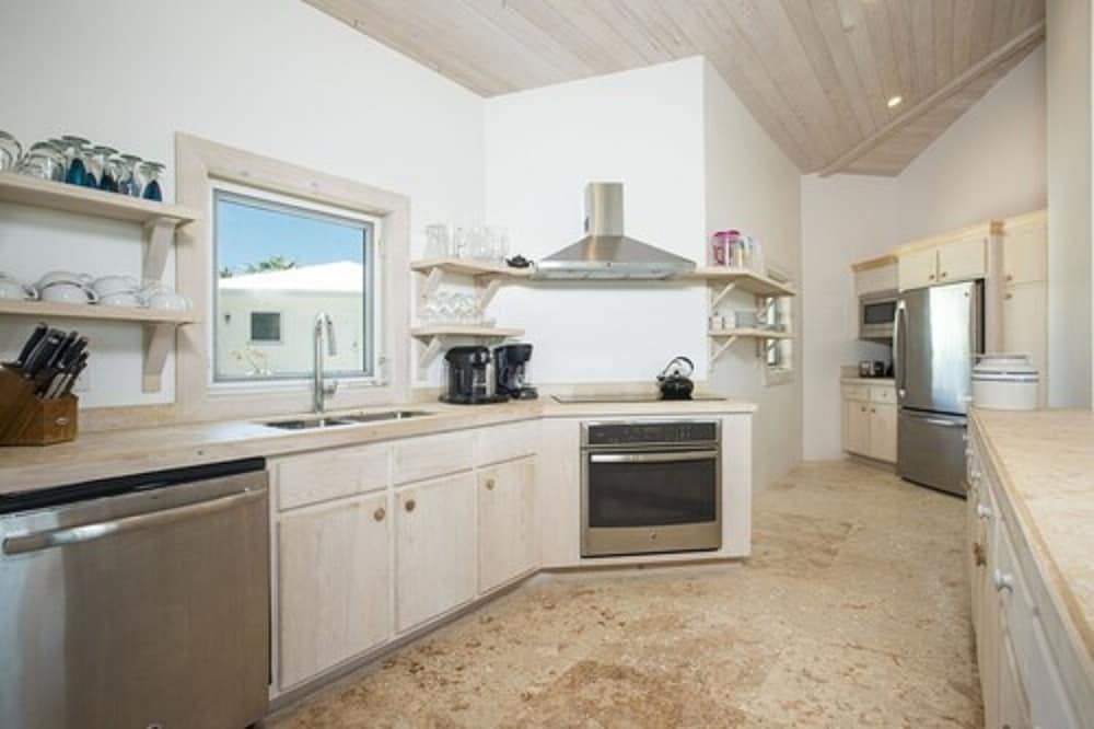 La Bougainvillea Hotel and Villas - Photo 76