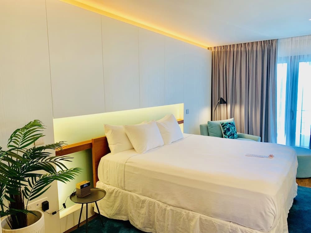 Holland House Beach Hotel - Photo 11