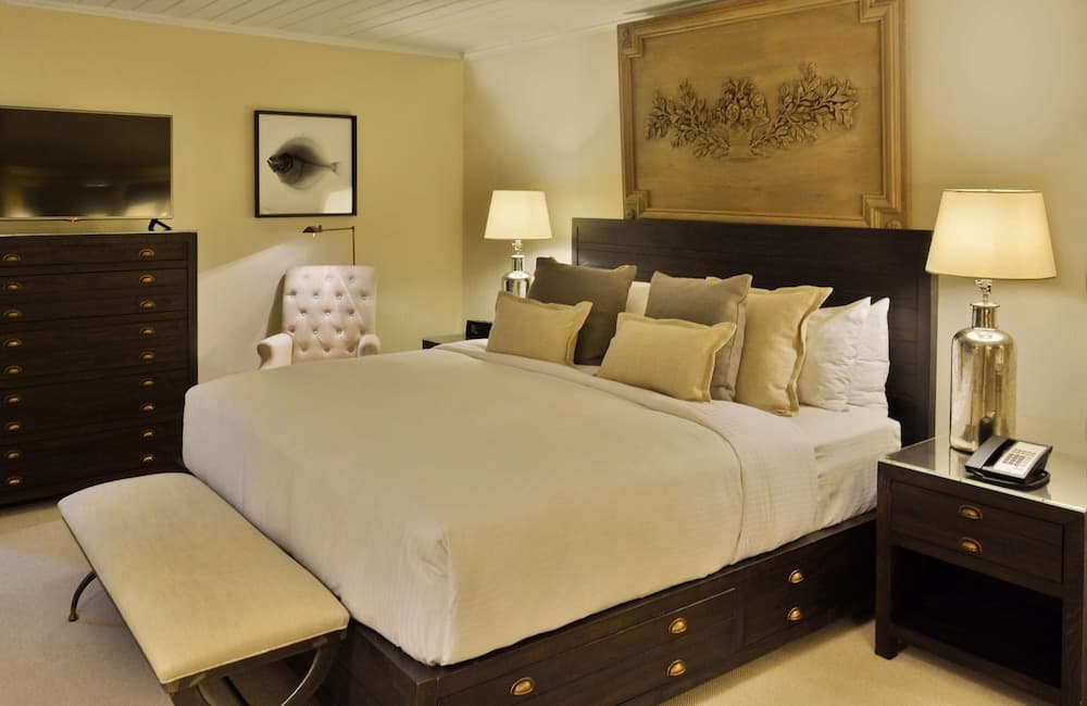 Fairmont Royal Pavilion - Photo 10