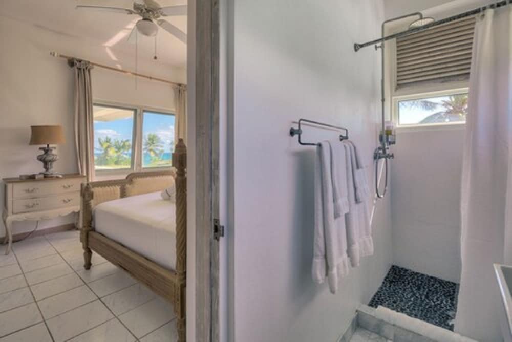 La Bougainvillea Hotel and Villas - Photo 30