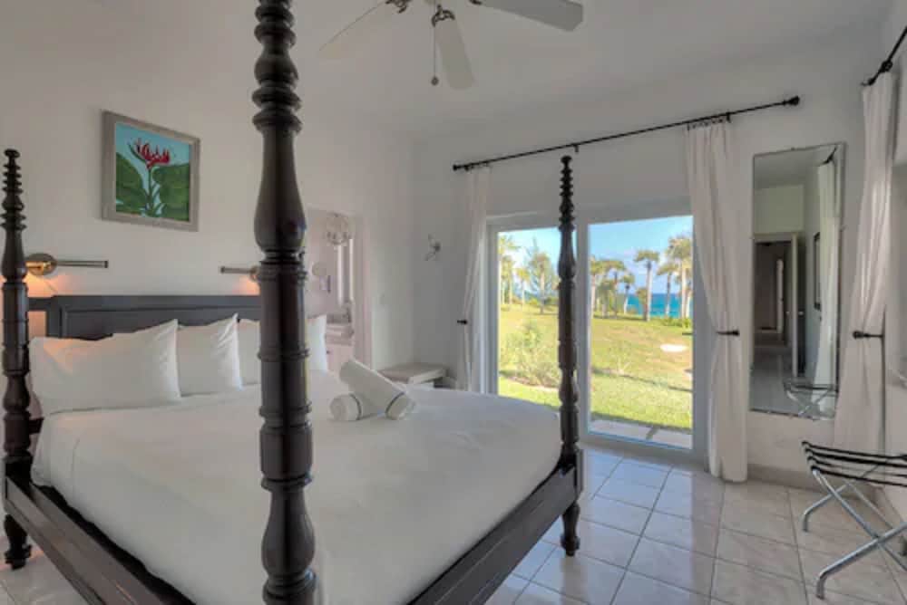 La Bougainvillea Hotel and Villas - Photo 27