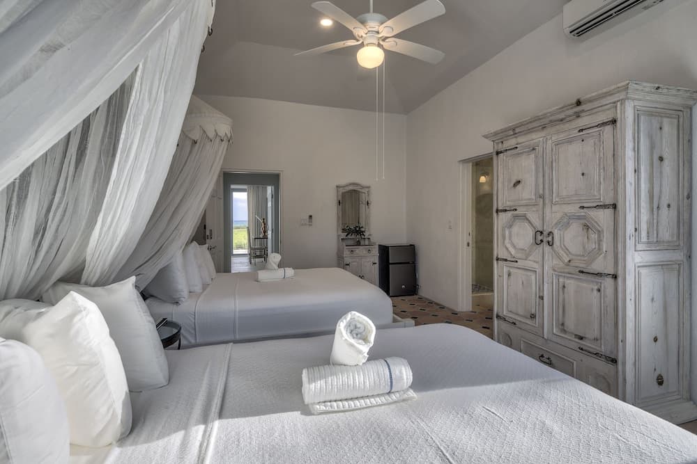 La Bougainvillea Hotel and Villas - Photo 5