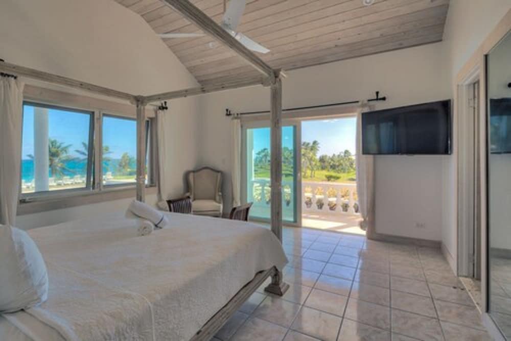 La Bougainvillea Hotel and Villas - Photo 147