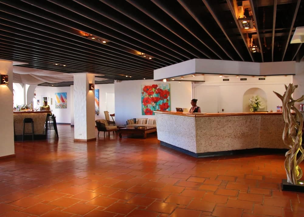 Holland House Beach Hotel - Photo 57