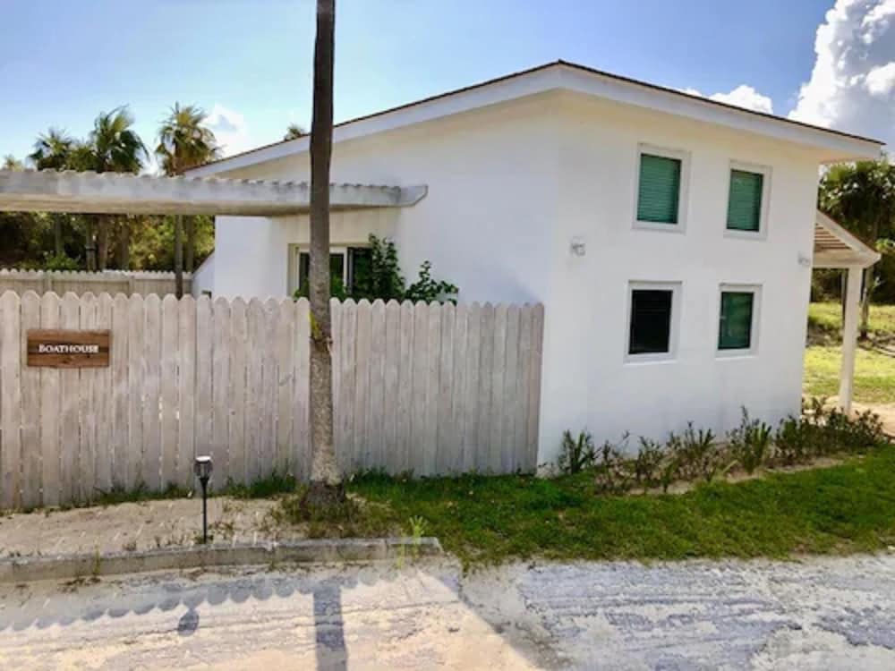 La Bougainvillea Hotel and Villas - Photo 124