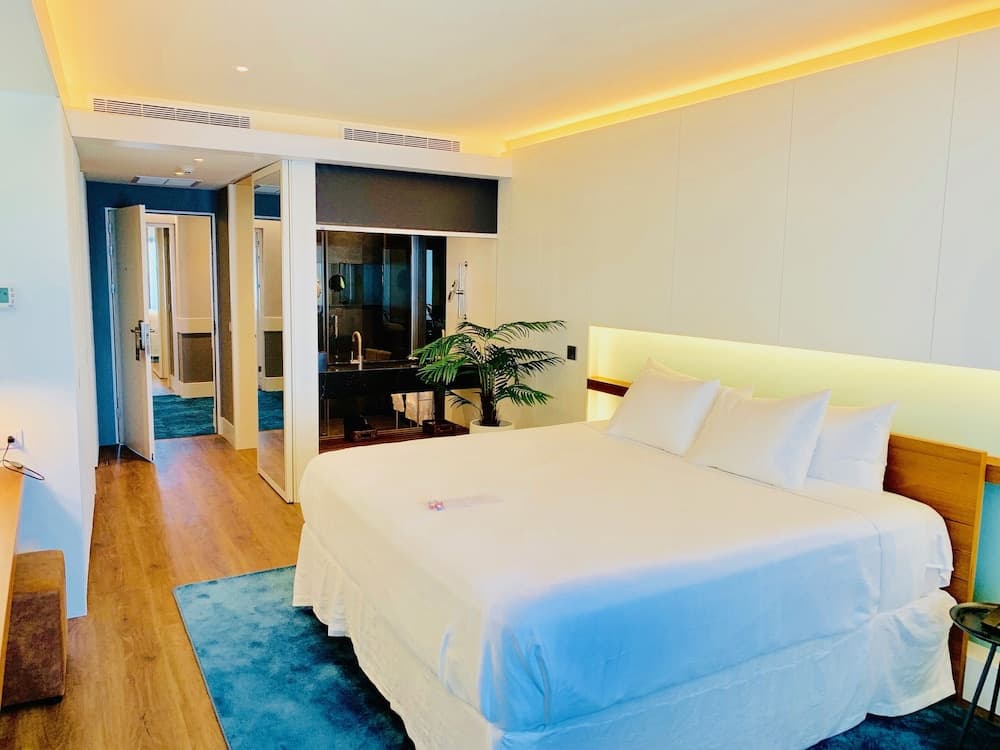 Holland House Beach Hotel - Photo 10