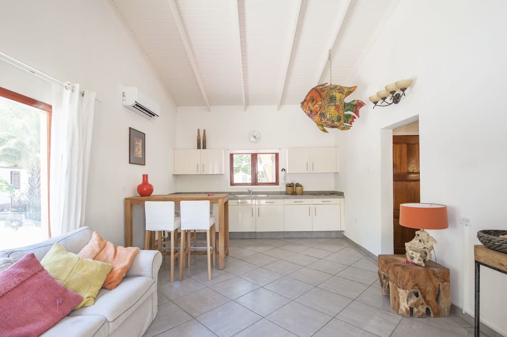 The Old Gin House - Photo 11